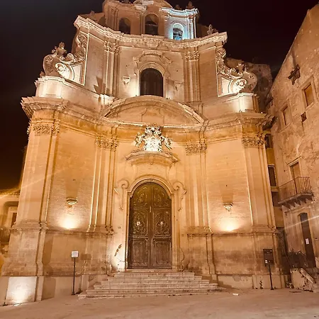 Semesterbostad Eureka Noto